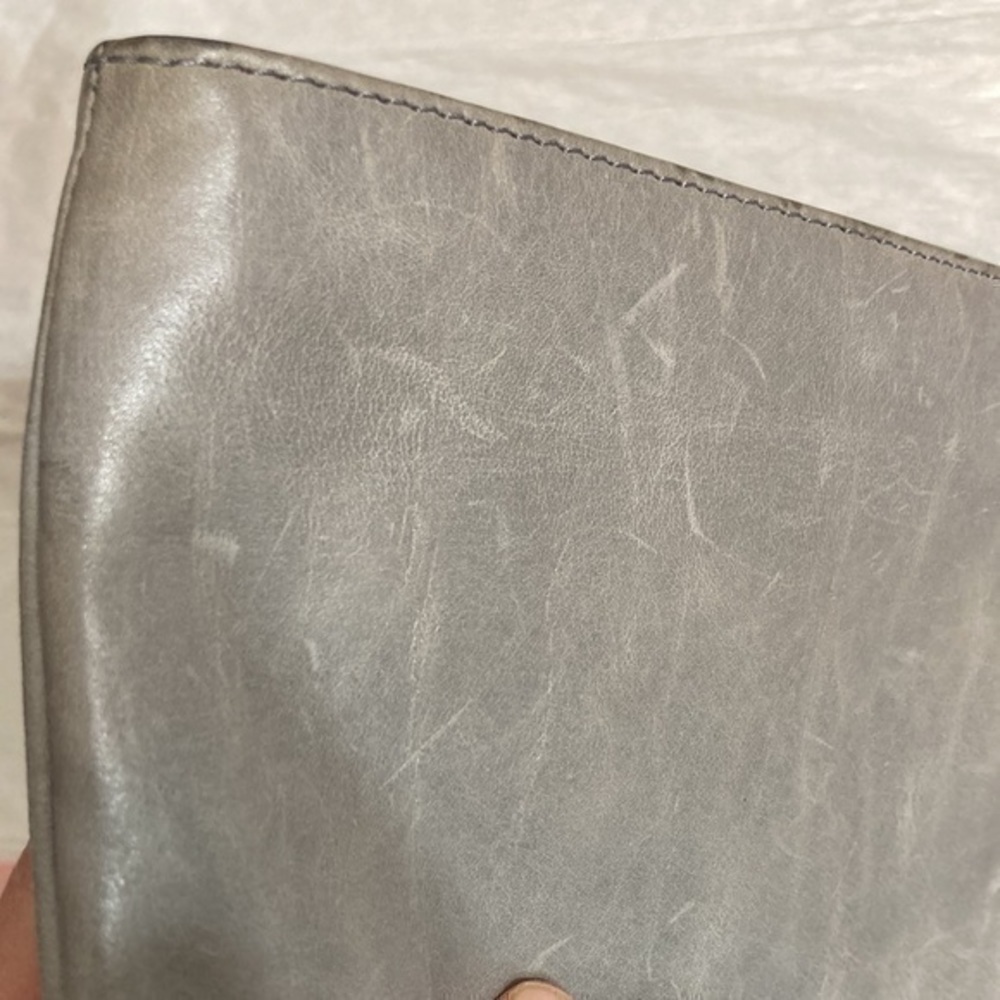 Hobo gray leather wristlet clutch bag - Picture 5 of 12